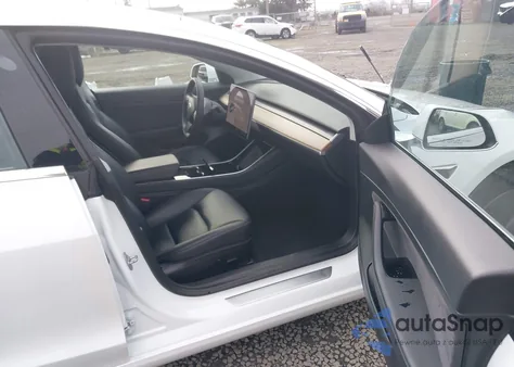 2020 Tesla Model 3 Standard Range Plus Rear-Wheel Drive/Standard Range Rear-Wheel Drive z USA, uszkodzony, nr VIN 5YJ3E1EA3LF706777